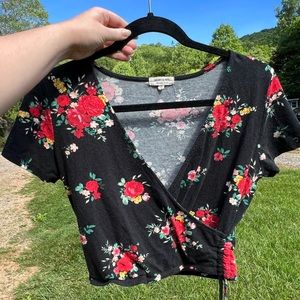 floral wrap top 🌹